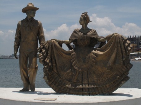 Monumento al baile jarocho en el Malecón del Puerto de Veracruz